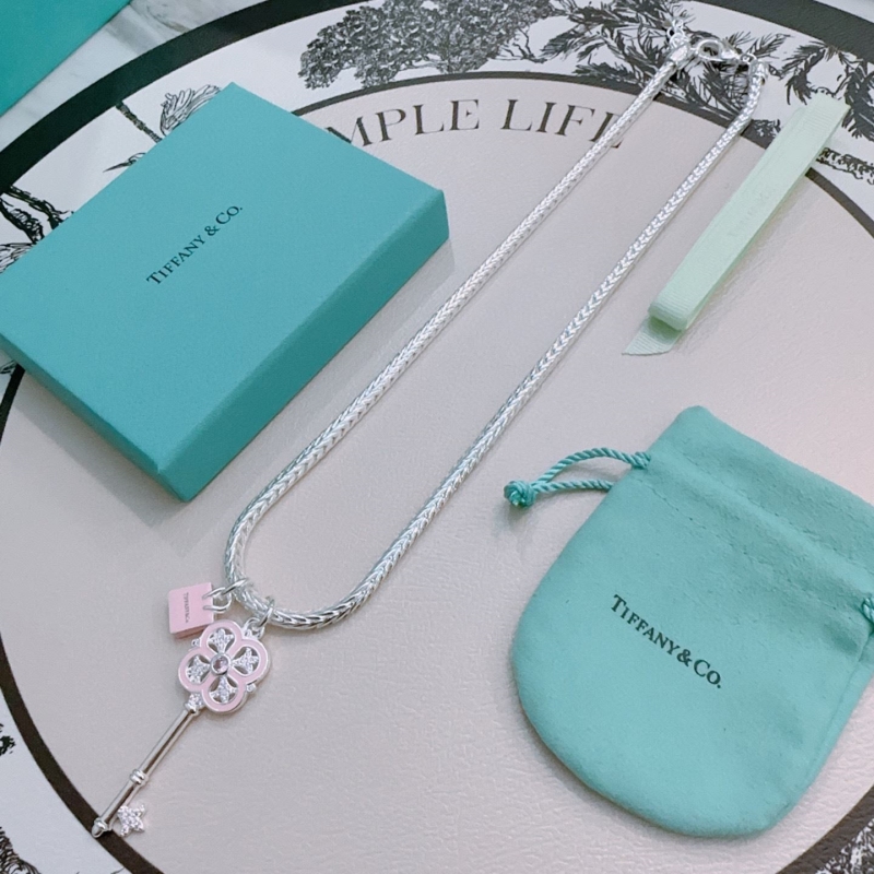 T*f*ny necklaces